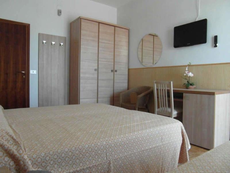 Hotel Donatello Cesena Bagian luar foto