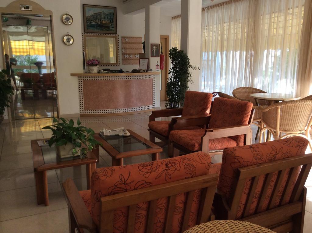 Hotel Donatello Cesena Bagian luar foto